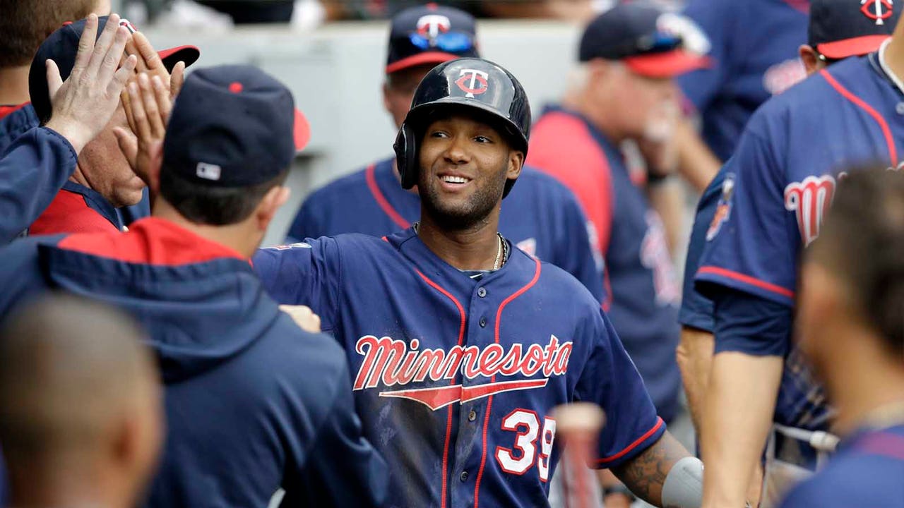 Santana excites Twins fans with five hits in win over White Sox